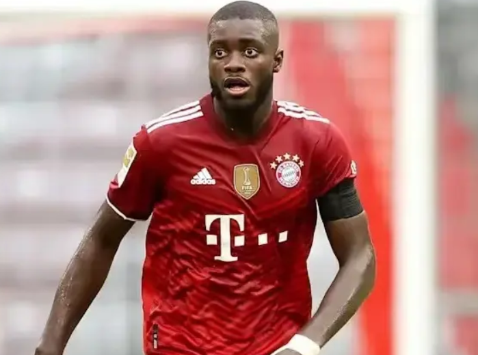 曼联转会策略解析：中场优先与后卫布局