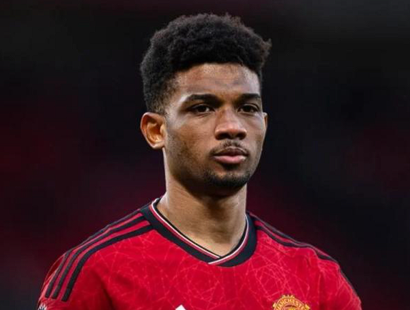 英超第11轮:<a href='/news/tag/1157463.html' style='color: blue;'>阿玛德</a>妙传助<a href='/news/tag/1160915' style='color: blue;'>姆伯莫</a>破门,曼联先声夺人且自身状态