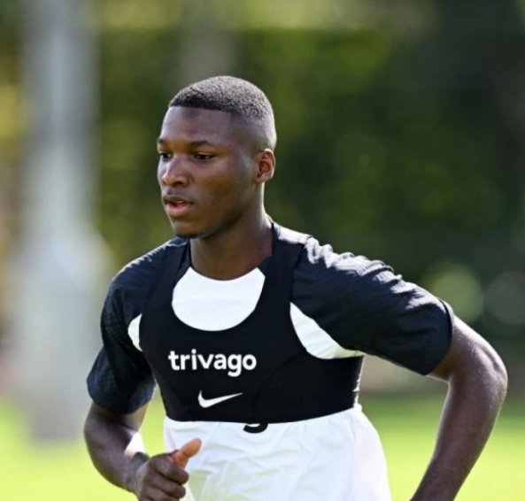 凯塞多闪耀切尔西：十月双料佳绩铸就辉煌