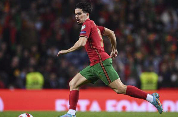 维蒂尼亚揭秘：如何助力巴黎圣日耳曼抢下若昂·内维斯